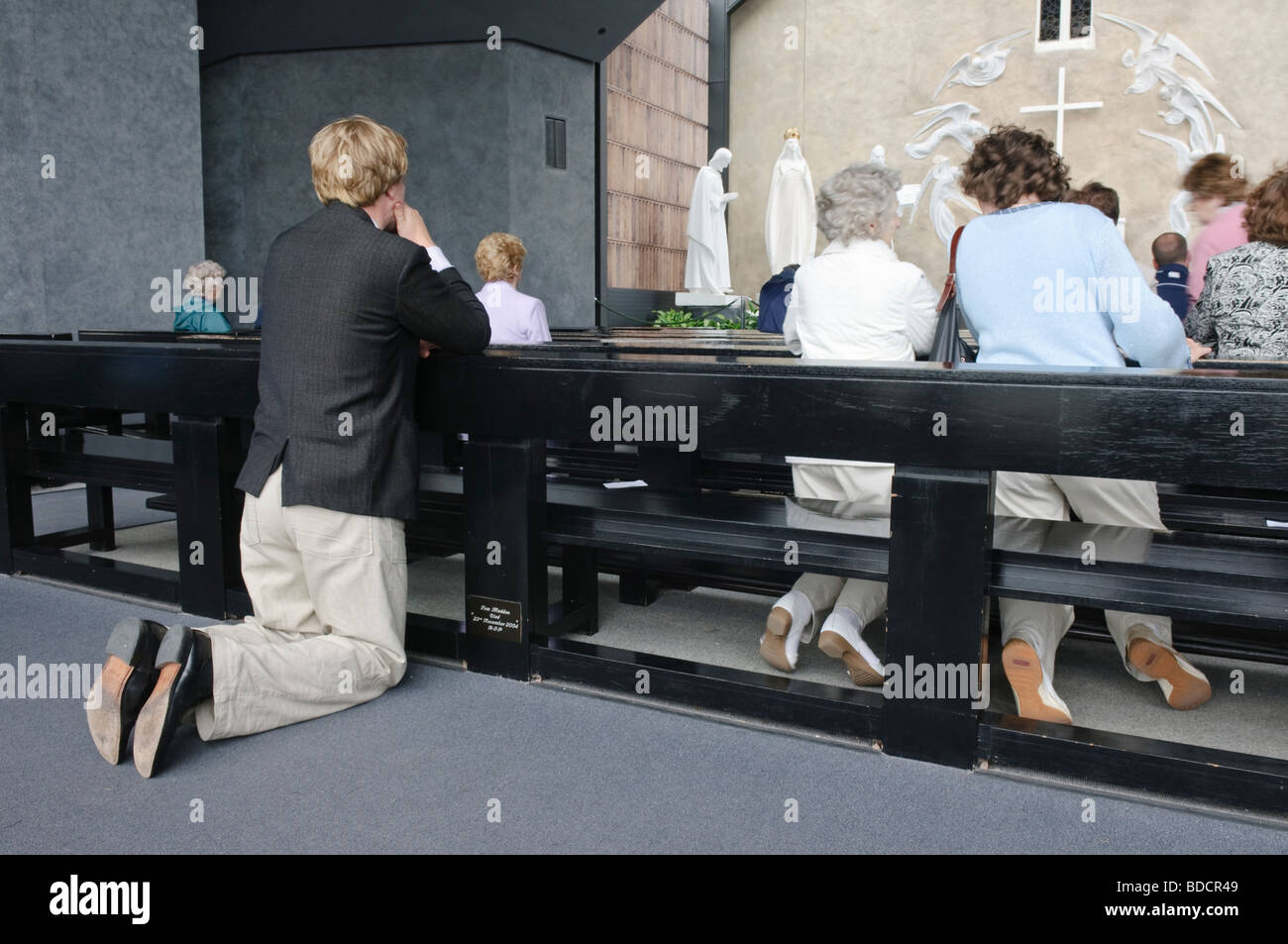 Katholiken beten am Marian Shrine, Knock Stockfoto