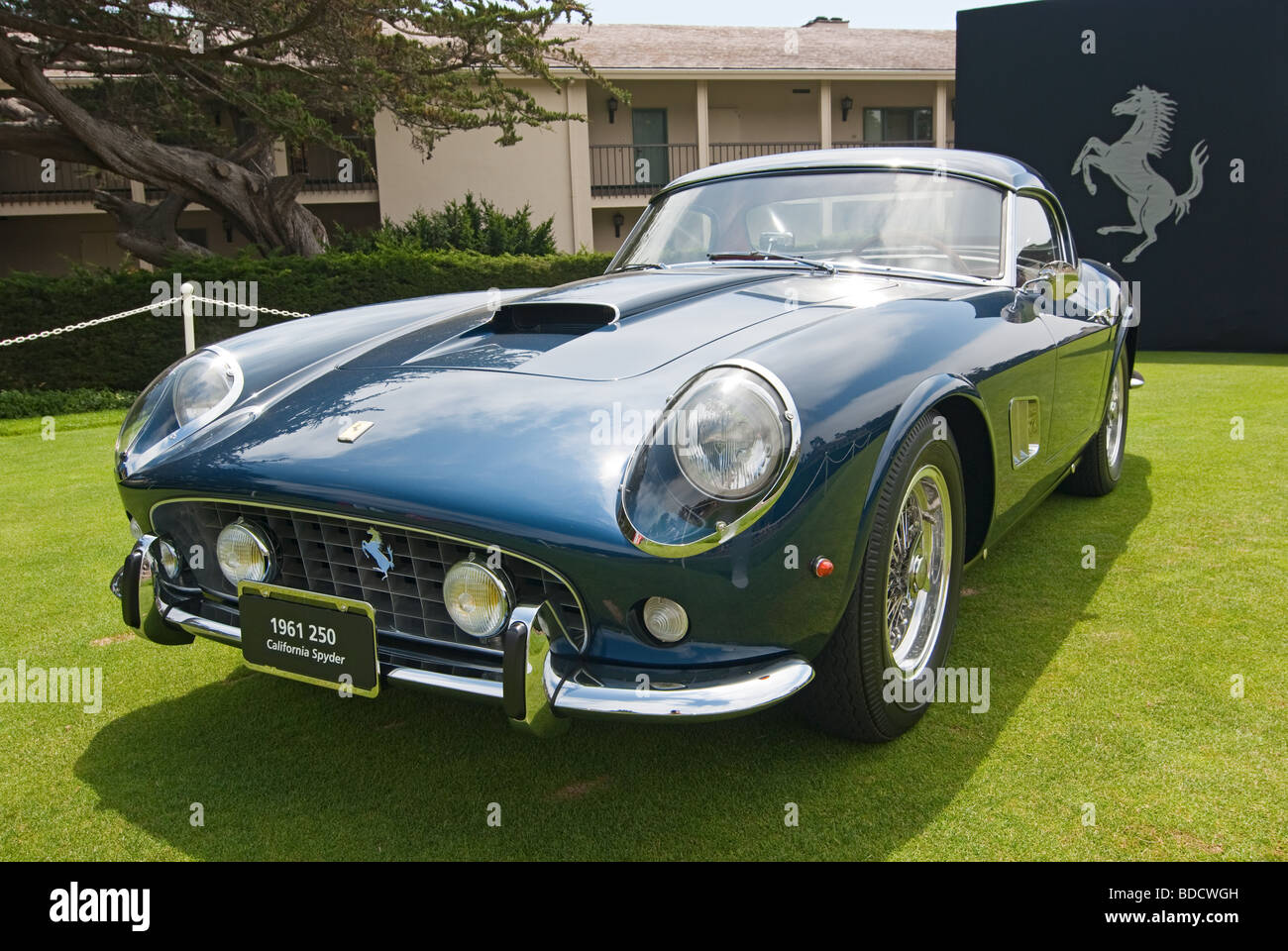 Die Autos und Andrang beim Concours d ' Elegance. Stockfoto