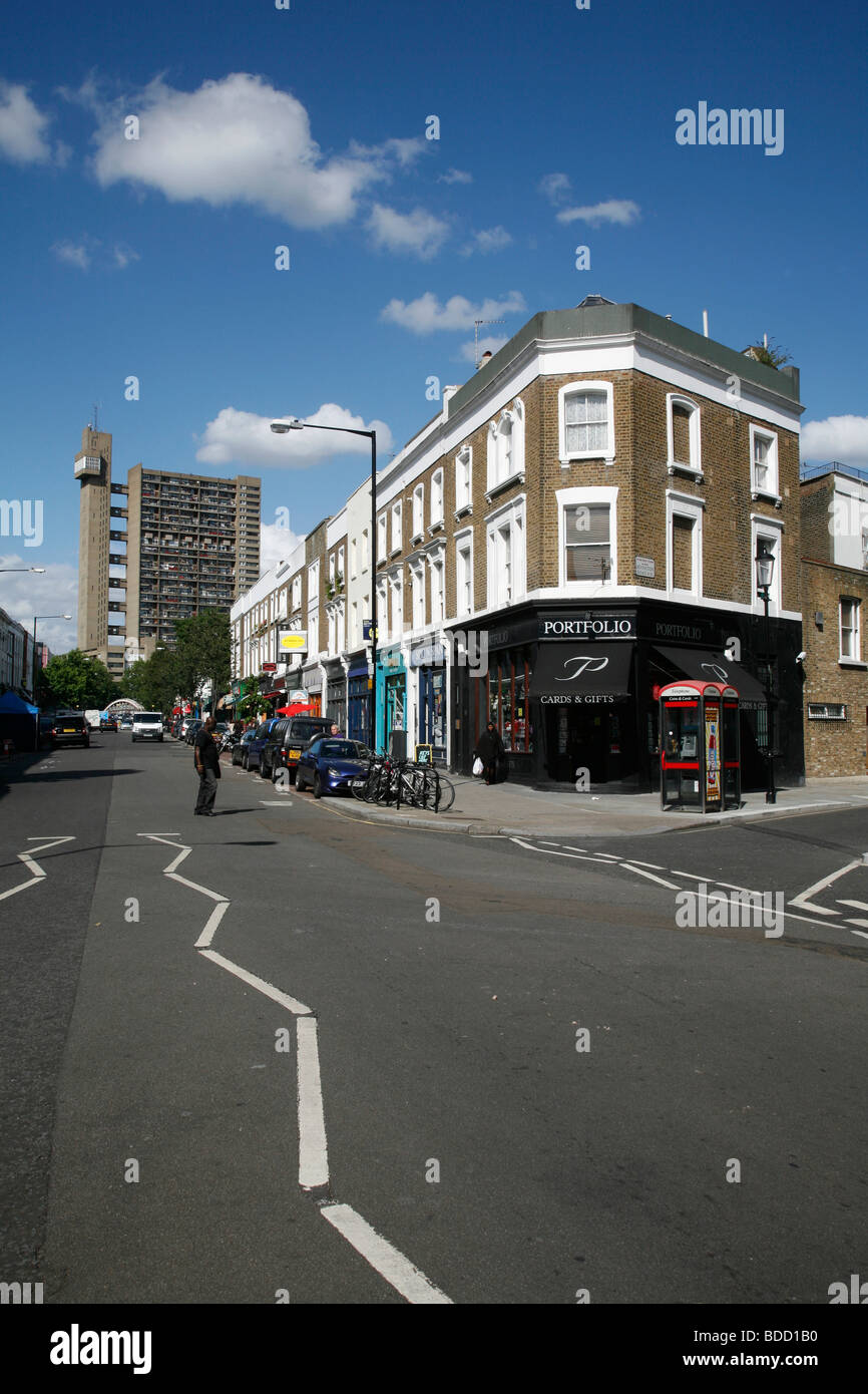 Auf der Suche nach unten Golborne Road Trellick Tower, North Kensington, London, UK Stockfoto