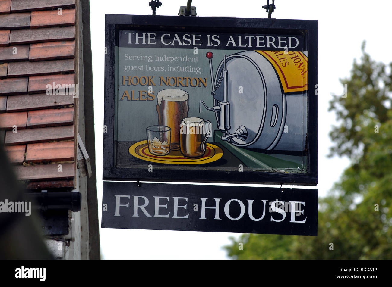 Der Fall ist Altered Pub Schild, Hatton, Warwickshire, England, UK Stockfoto