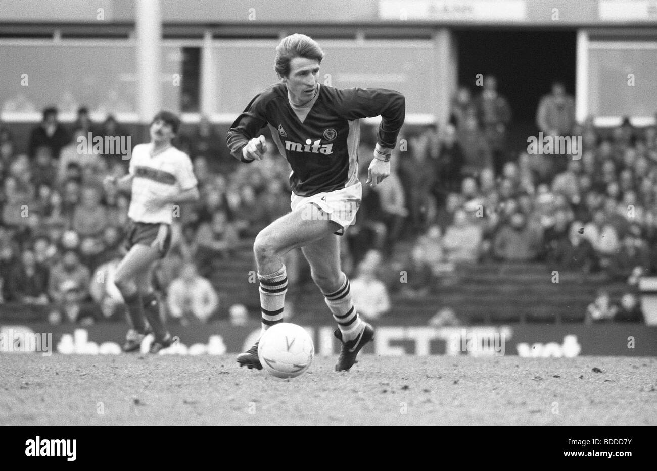 ASTON VILLA V IPSWICH TOWN 02.02.1985 Gordon Cowans. Stockfoto