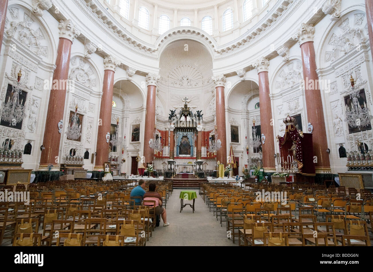Im Inneren der Kirche der Karmeliter, Valletta, Malta Stockfoto
