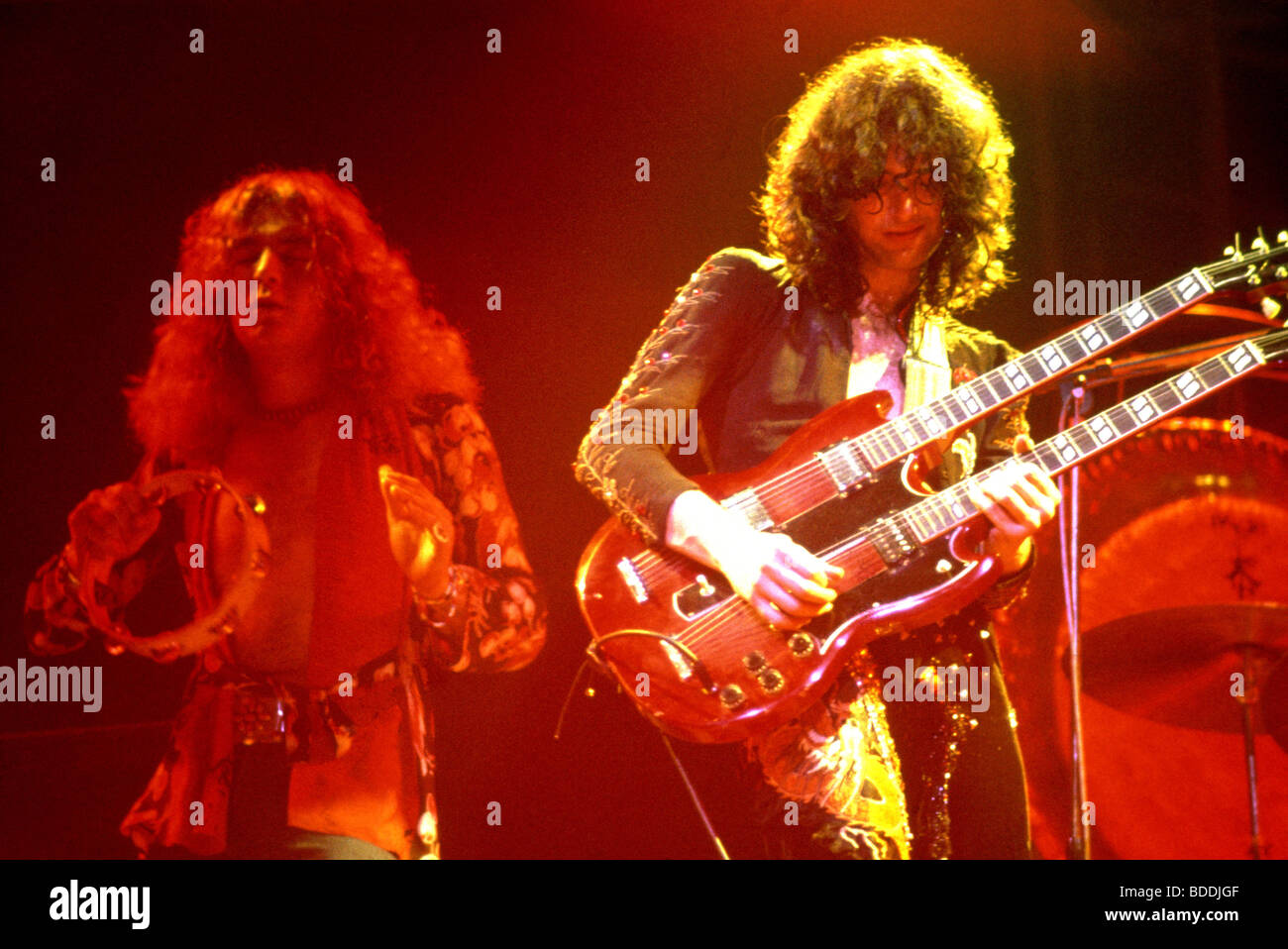 LED ZEPPELIN - Robert Plant auf der linken Seite und Jimmy Page über 1975 Stockfoto