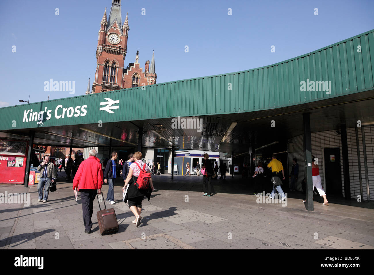 Eingang zum Kings cross Bahn Bahnhof Euston Road London uk Stockfoto