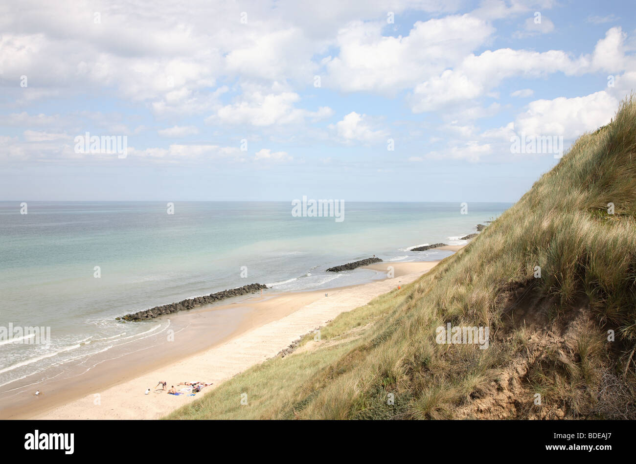 Den Strand und die Klippen bei Lønstrup, Loenstrup,, ein Ferienort an der Nordsee im nordwestlichen Jütland, Dänemark. Stockfoto