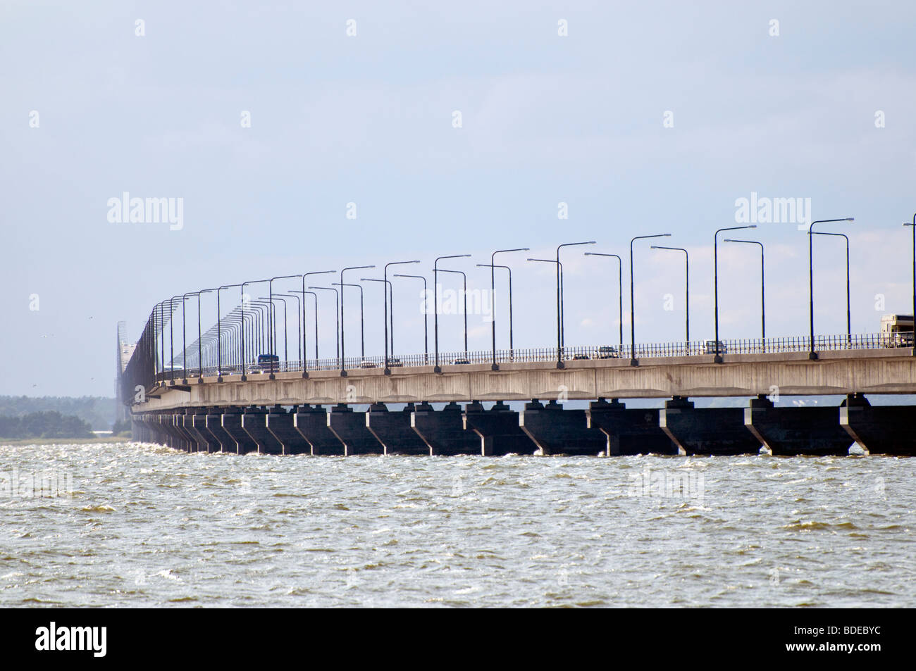 Die Brücke zwischen Öland und dem Festland. Stockfoto