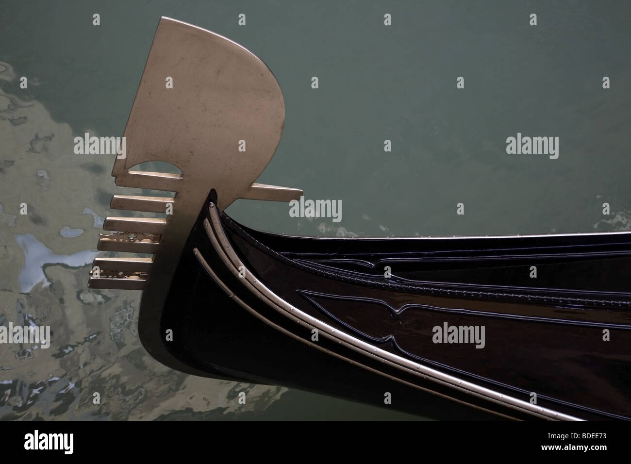 Detail von einer Gondel auf dem Canal in Venedig, Italien Stockfoto