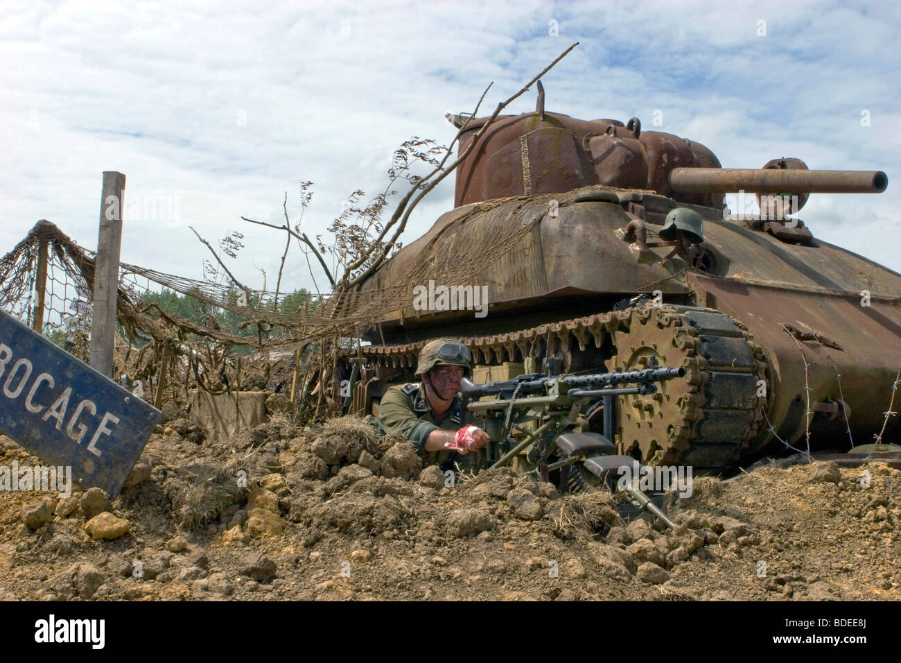 Landschaftsbild von WW2 Soldat mit dem Ziel, einer Maschinengewehrs Stockfoto