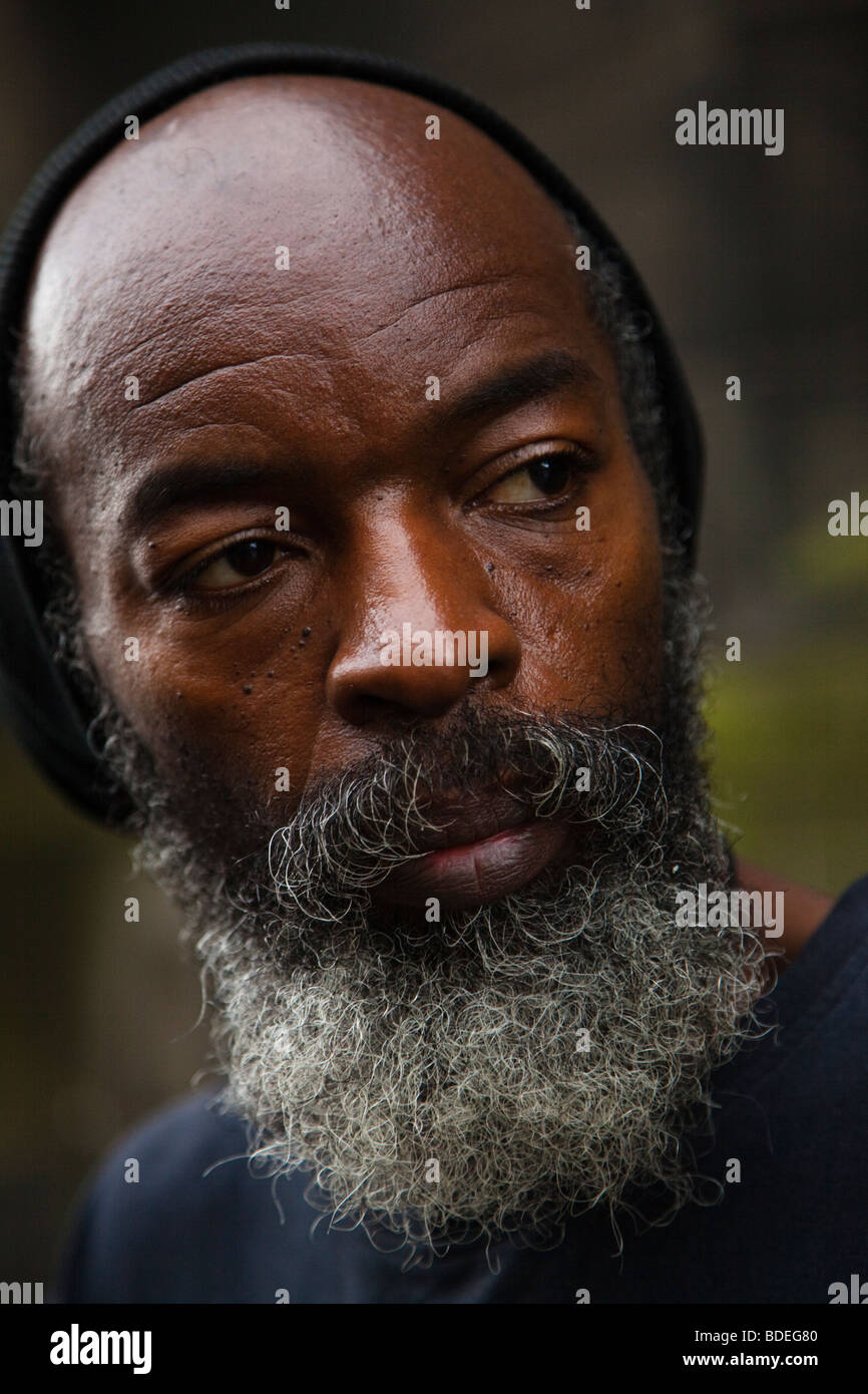 Micheal Ray, West Indian Folk-Sänger und Musiker in Straßenkonzerte beim Edinburgh Fringe Festival. Stockfoto