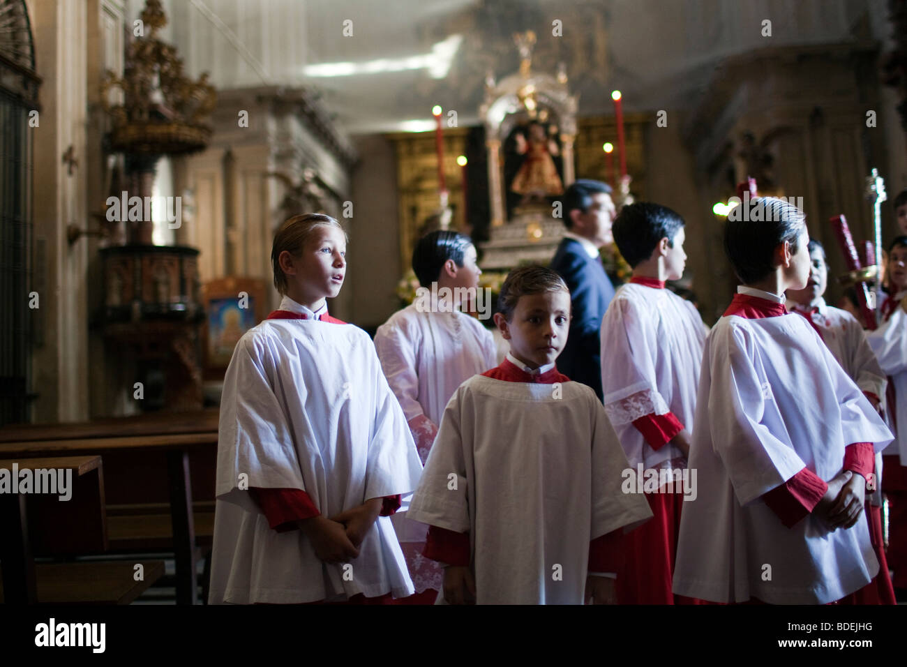 Ministranten, Sagrario Kirche, Fronleichnams-Prozession, Sevilla, Spanien, 2009. Stockfoto