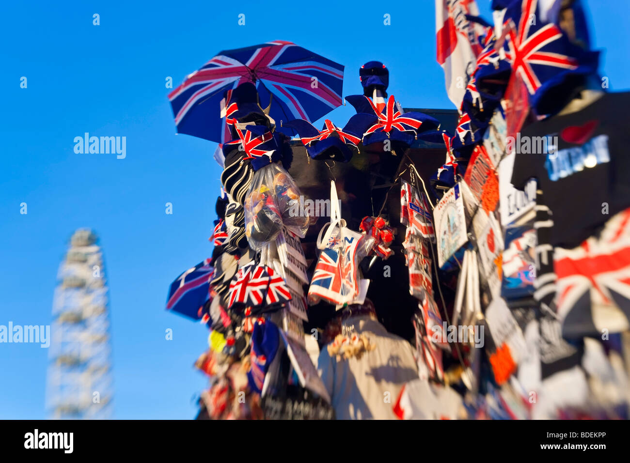 Union Jack Souvenir Stall & London Eye, Westminster, London, UK Stockfoto