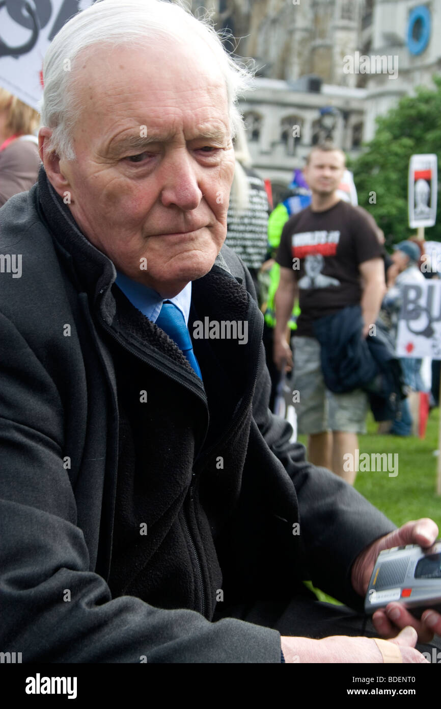 Tony Benn bei einem London-Anti-Bush-protest Stockfoto