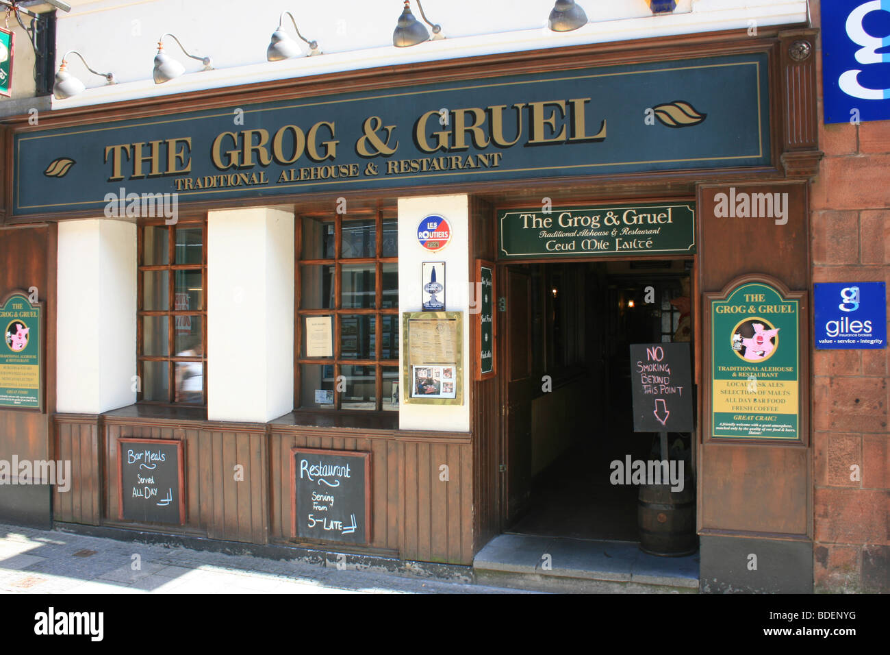"Grog und Haferschleim" Pub und Restaurant in High Street, Fort William, Schottisches Hochland Stockfoto