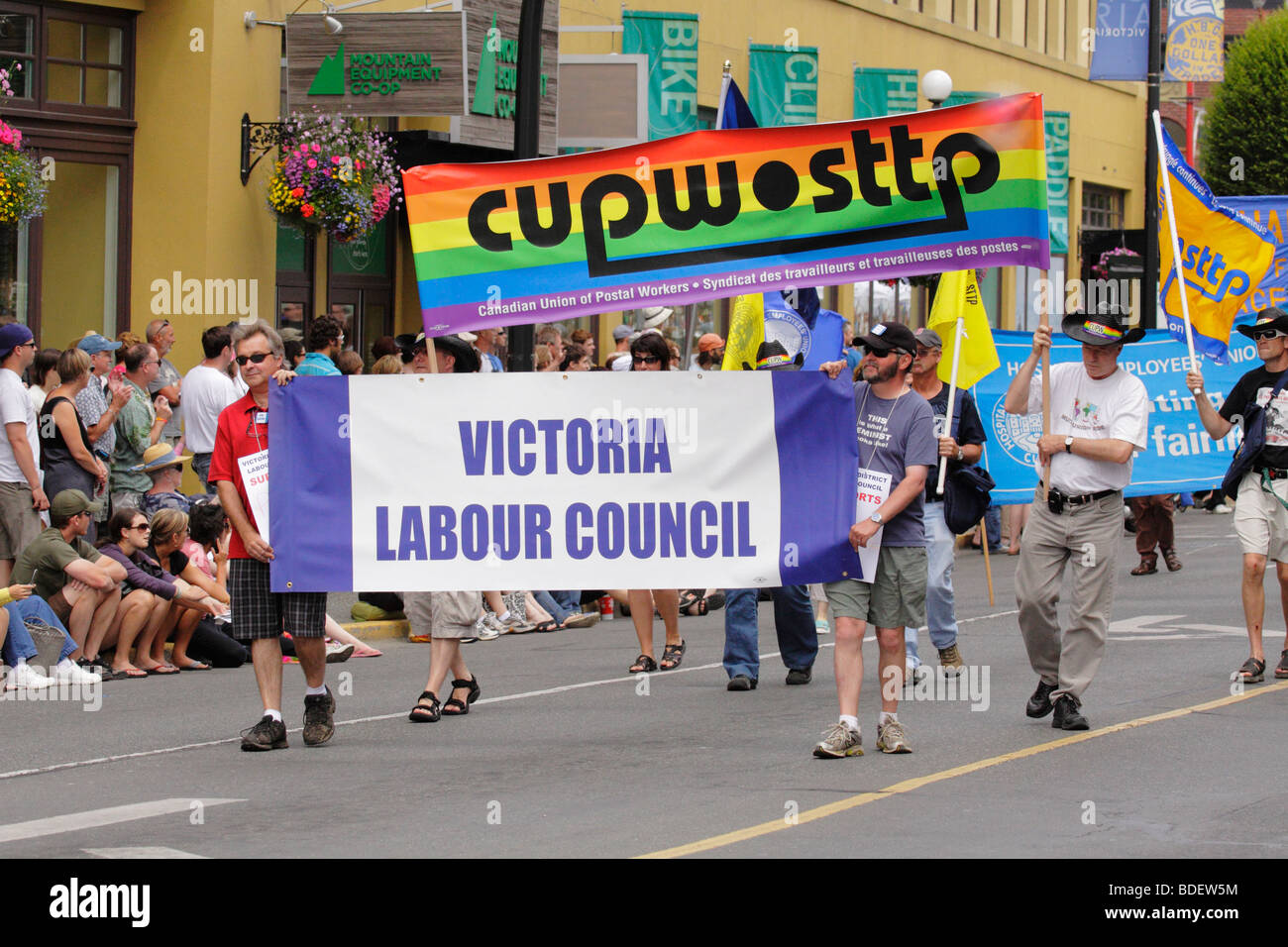 2009 Gay Pride parade in der Innenstadt von Victoria-Victoria, British Columbia, Kanada. Stockfoto