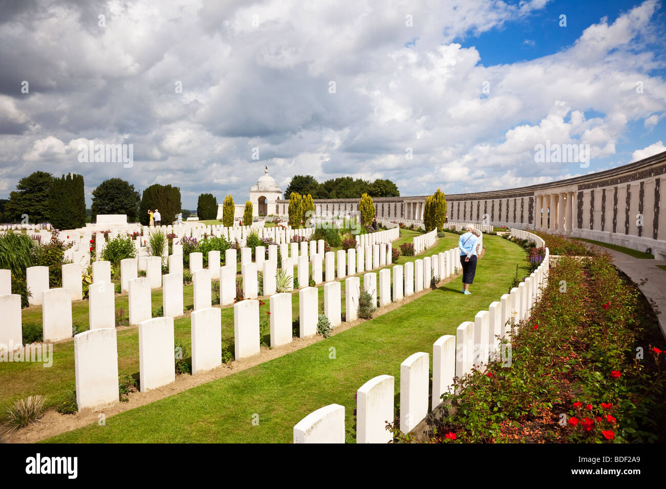Die Tyne Cot 1. Weltkrieg Commonwealth Soldatenfriedhof bei Passchendaele, Flandern, Belgien, Europa Stockfoto