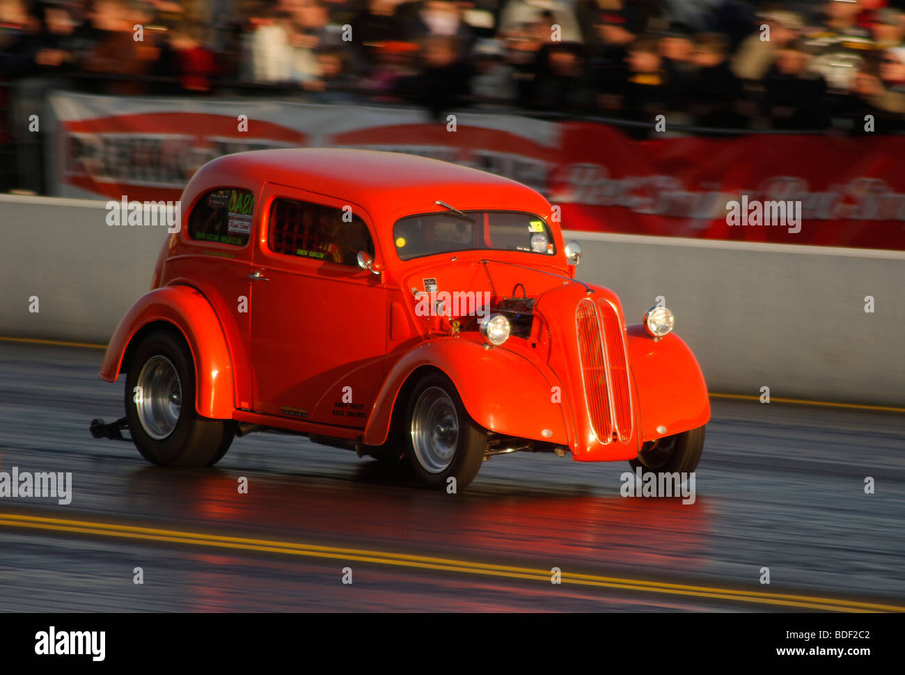 Dragster auf der 1/4 Meile Streifen in Santa Pod Stockfoto
