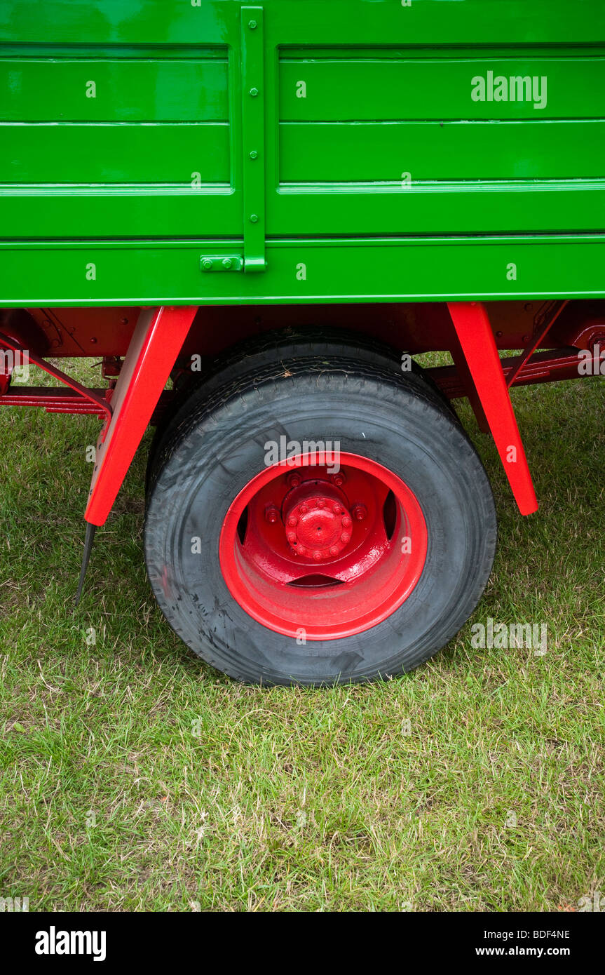 Grüne LKW-Anhänger auf Pickering Steam Fair Stockfoto