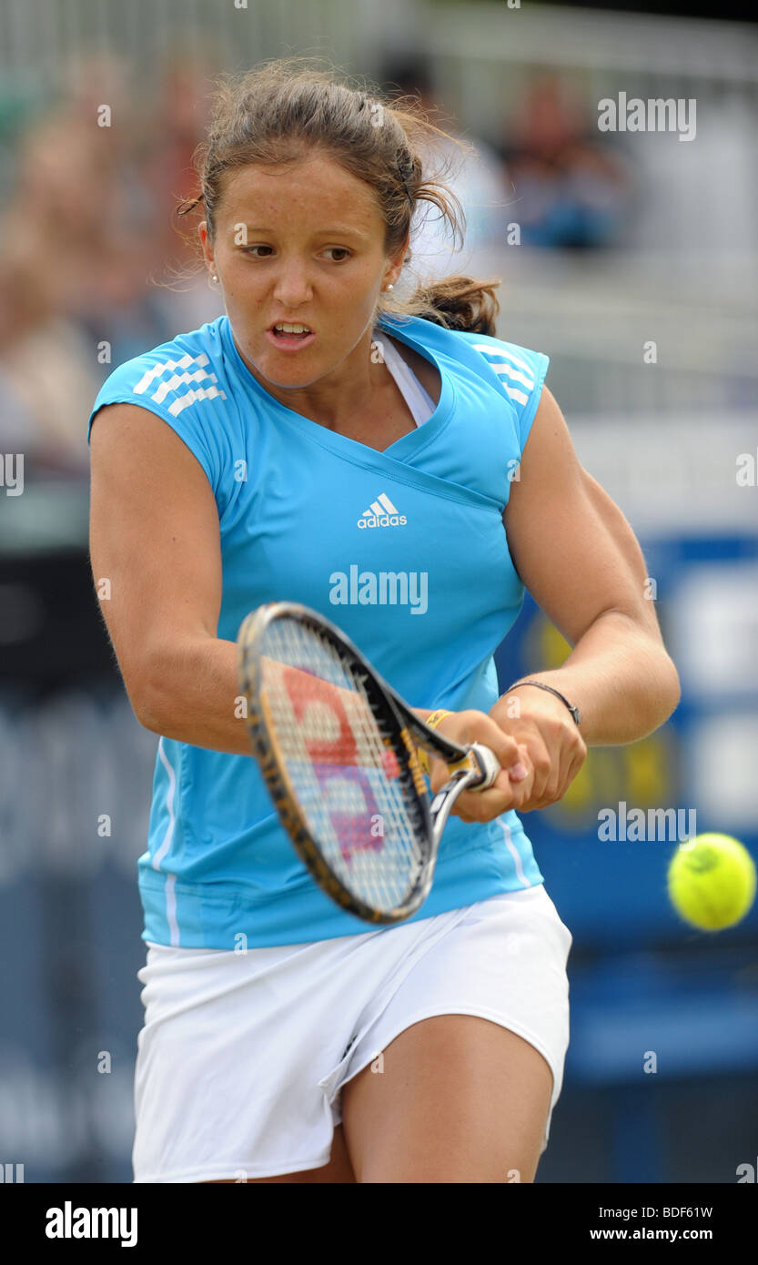 LAURA ROBSON IN AKTION BEIM INTERNATIONALEN TENNISTURNIER LIVERPOOL 2009 Stockfoto