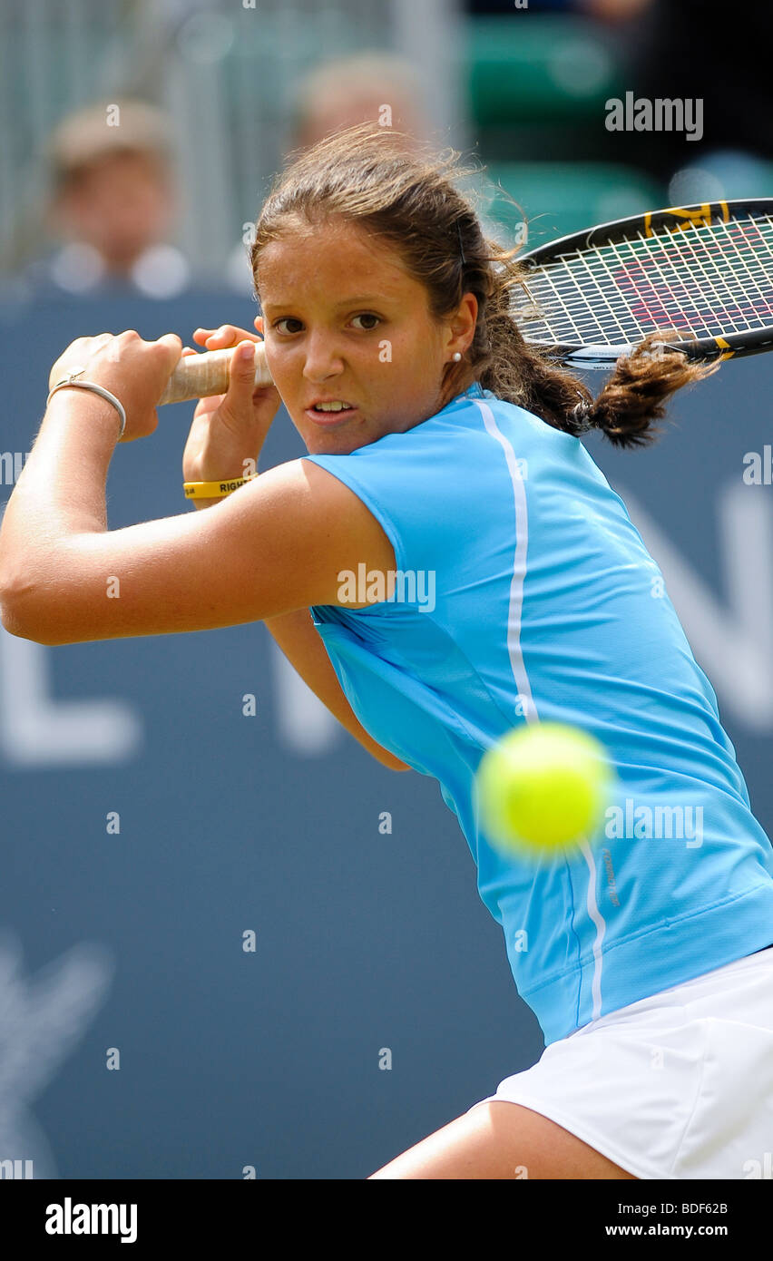 LAURA ROBSON IN AKTION BEIM INTERNATIONALEN TENNISTURNIER LIVERPOOL 2009 Stockfoto