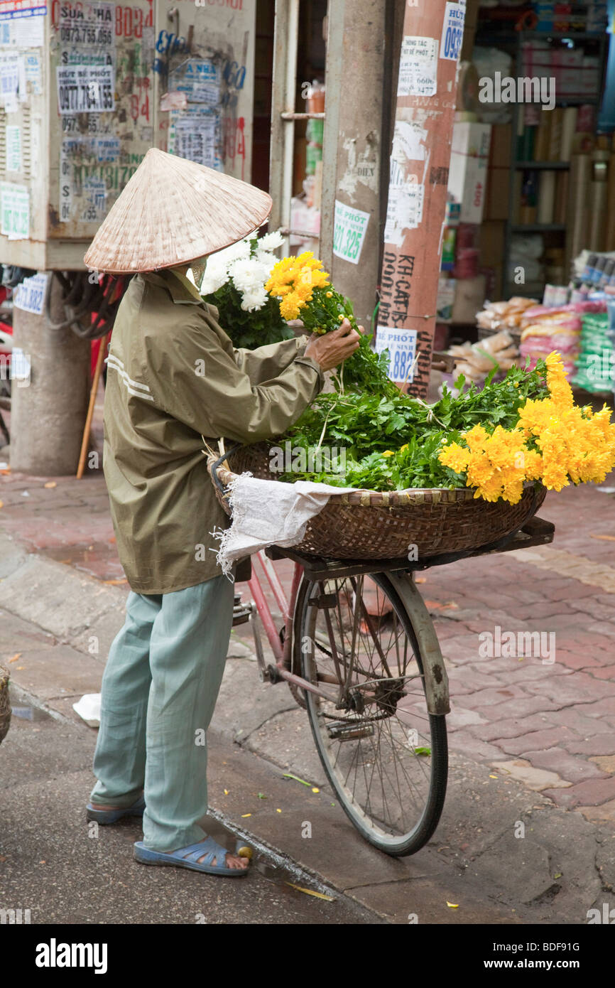 Eine Vietnamesin Straße Verkäufer Stockfoto