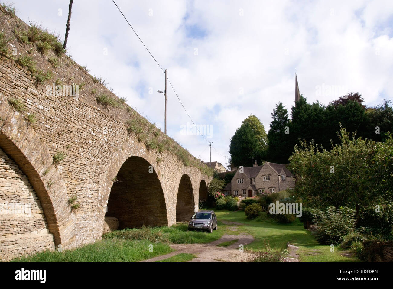 Die Bad-Brücke bei Tetbury Stockfoto