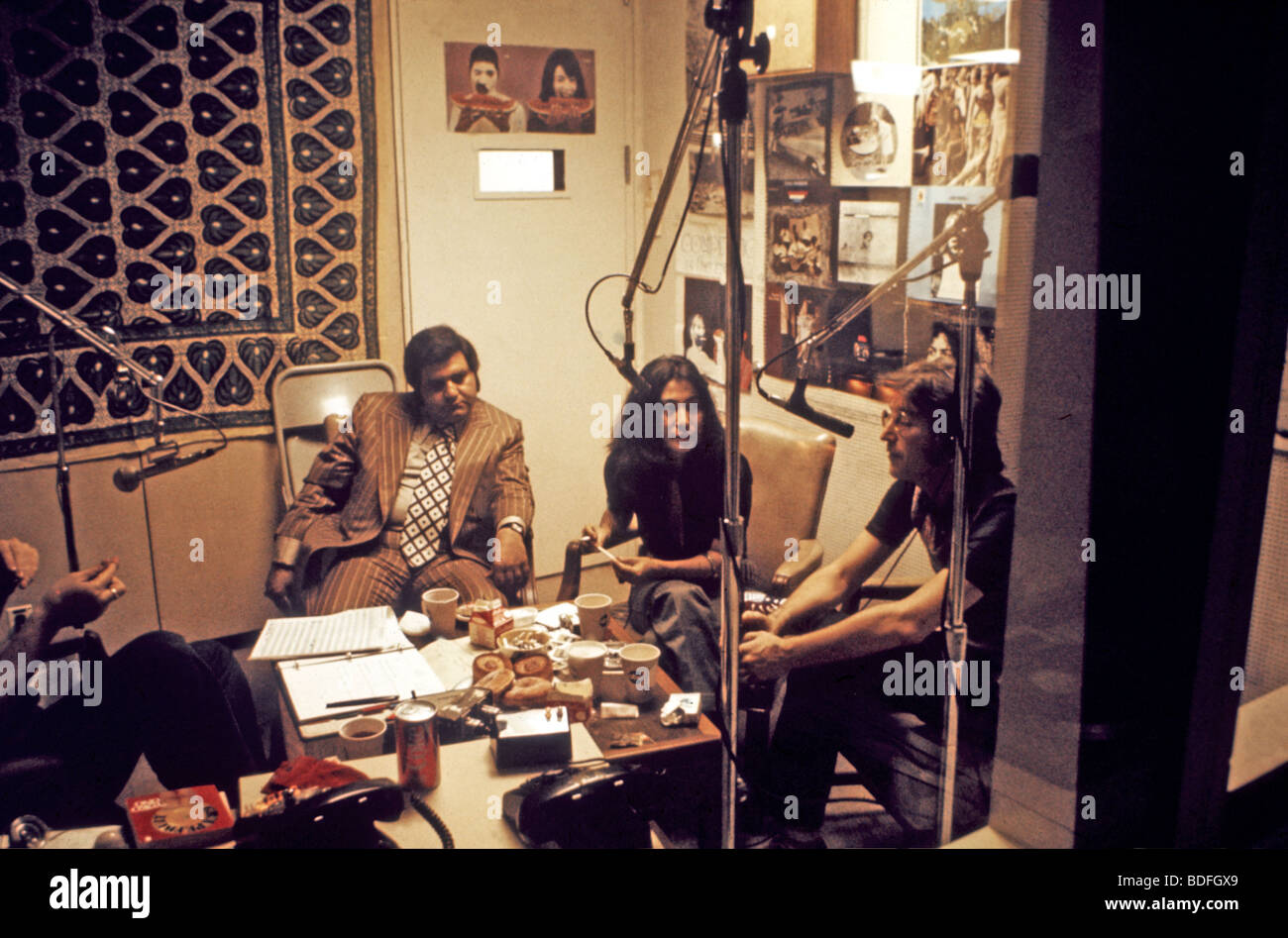 JOHN LENNON und Yoko Ono im New York Radiostation WPLJ 1971 Stockfoto