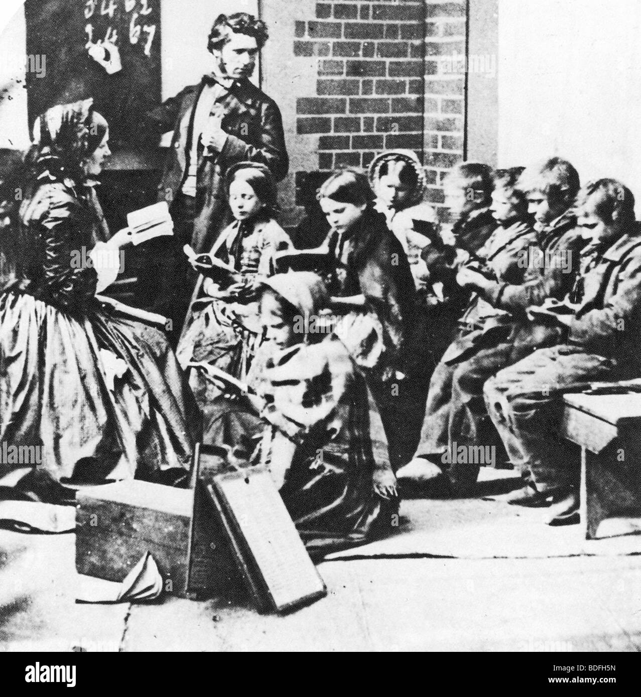 RAGGED SCHOOL Rev Thomas Guthrie Lehrer an seine Ragged-Schule in Princes Street, Edinburgh im Jahr 1857 Stockfoto