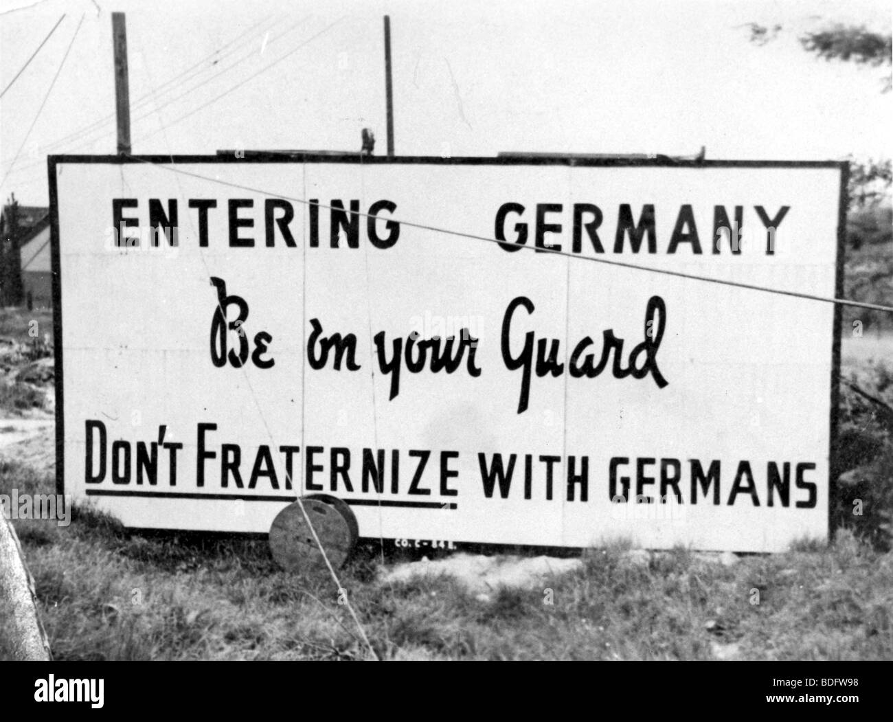 BESETZTEN Deutschland 1946 - Aushang bei Einreise in USA kontrollierten Zone Berlin Ende 1945 Stockfoto