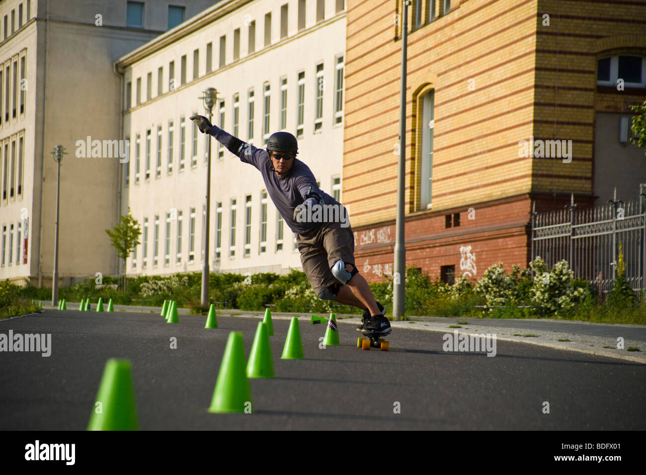 Skateboarder Training, Berlin-Mitte, Deutschland, Europa Stockfoto