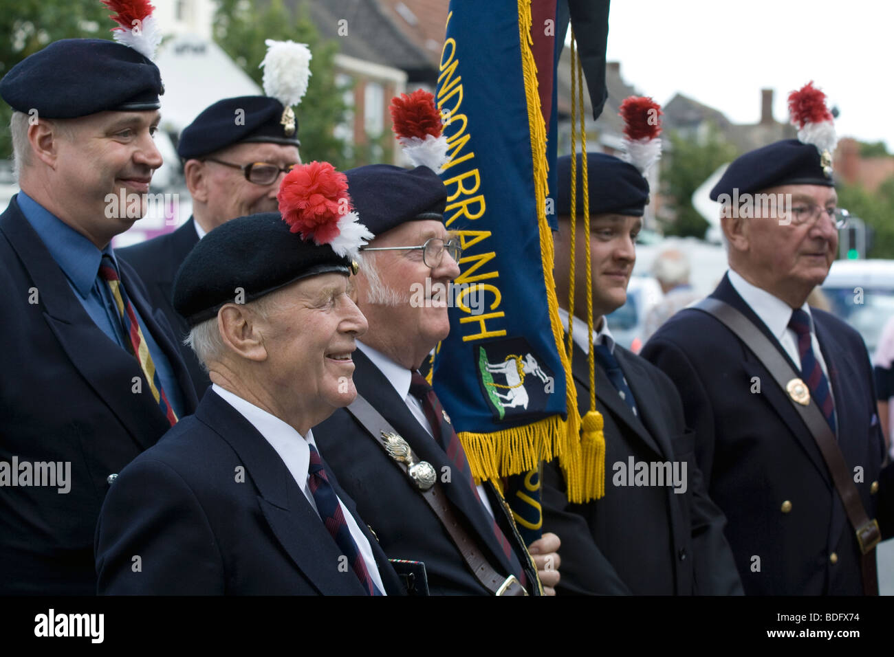 Veteranen in Wootton Bassett für Rückführungen von vier Soldaten aus Afghanistan Stockfoto
