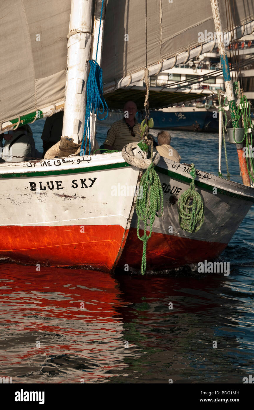 Feluke Segelboot Segelboot Nile River Assuan Ägypten traditionelle Transportschiff Stockfoto