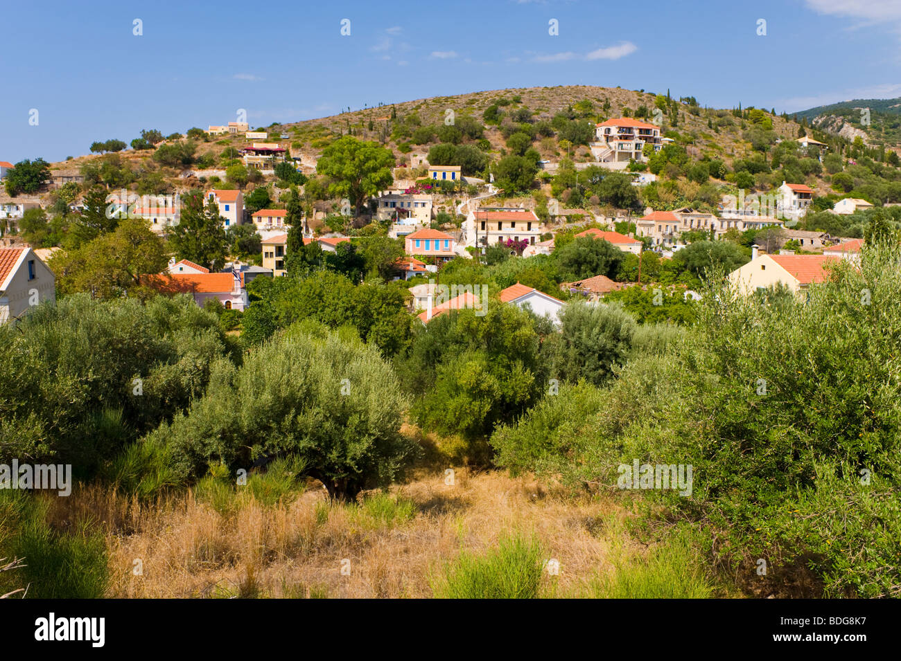 Blick über das malerische Dorf Assos auf der griechischen Mittelmeer Insel von Kefalonia Griechenland GR Stockfoto