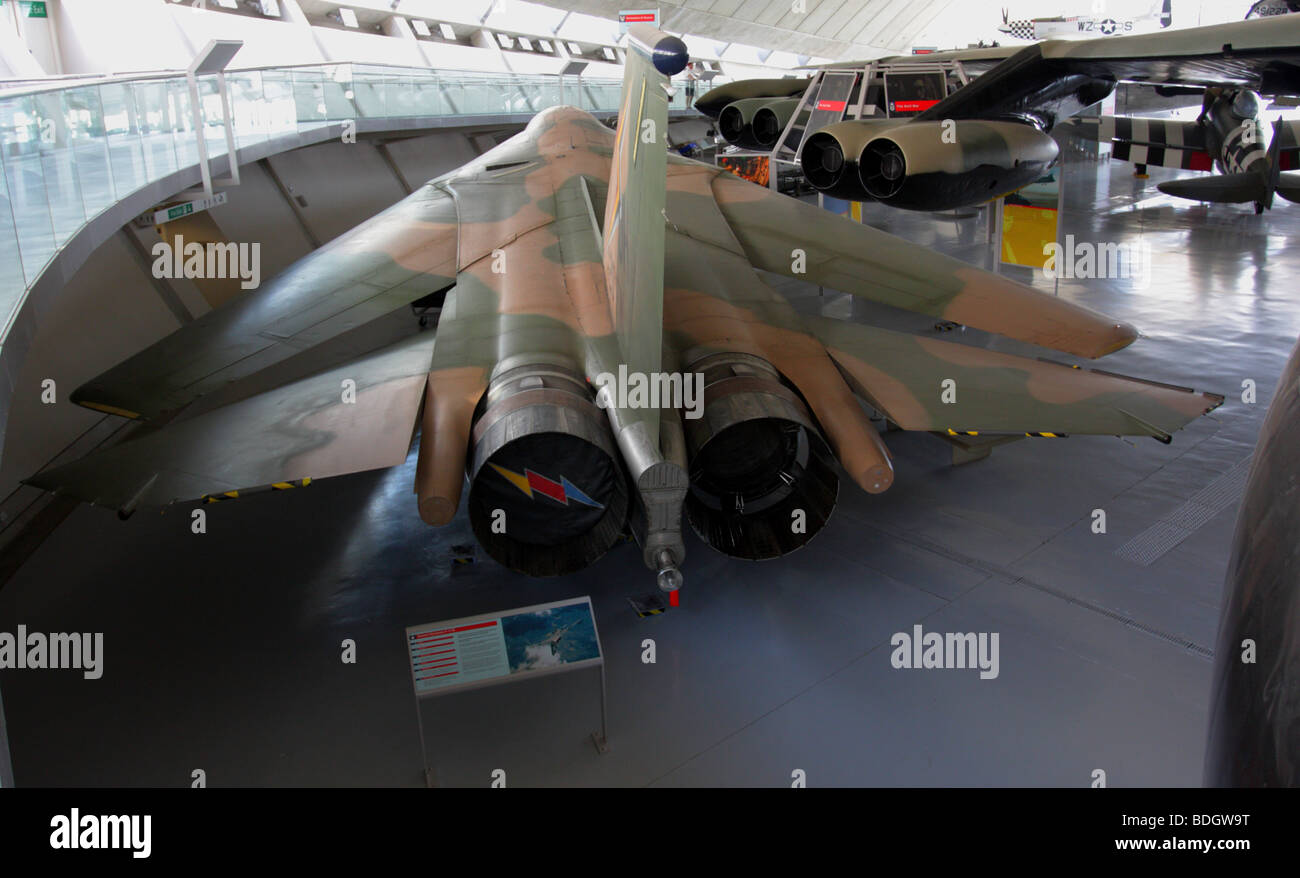In der Tarnung Lackierung, Dieses schönes Beispiel für die General Dynamics F-111 e multi-role combat Jets, in aam Duxford angezeigt. Stockfoto