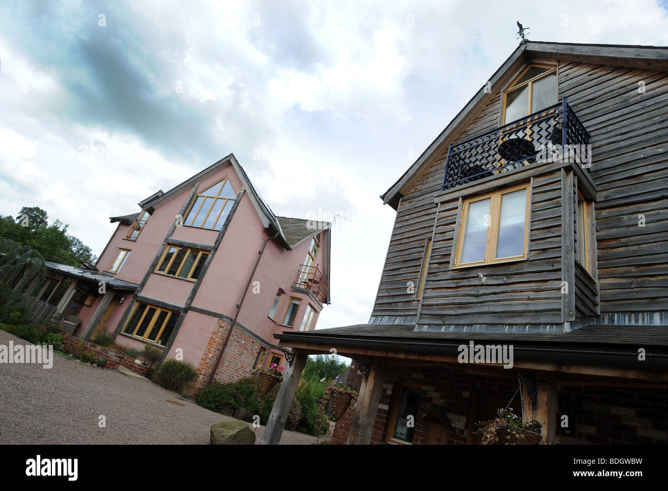 Öko-Häuser an der Wintles in Bischöfe Schloss Shropshire England Uk Stockfoto