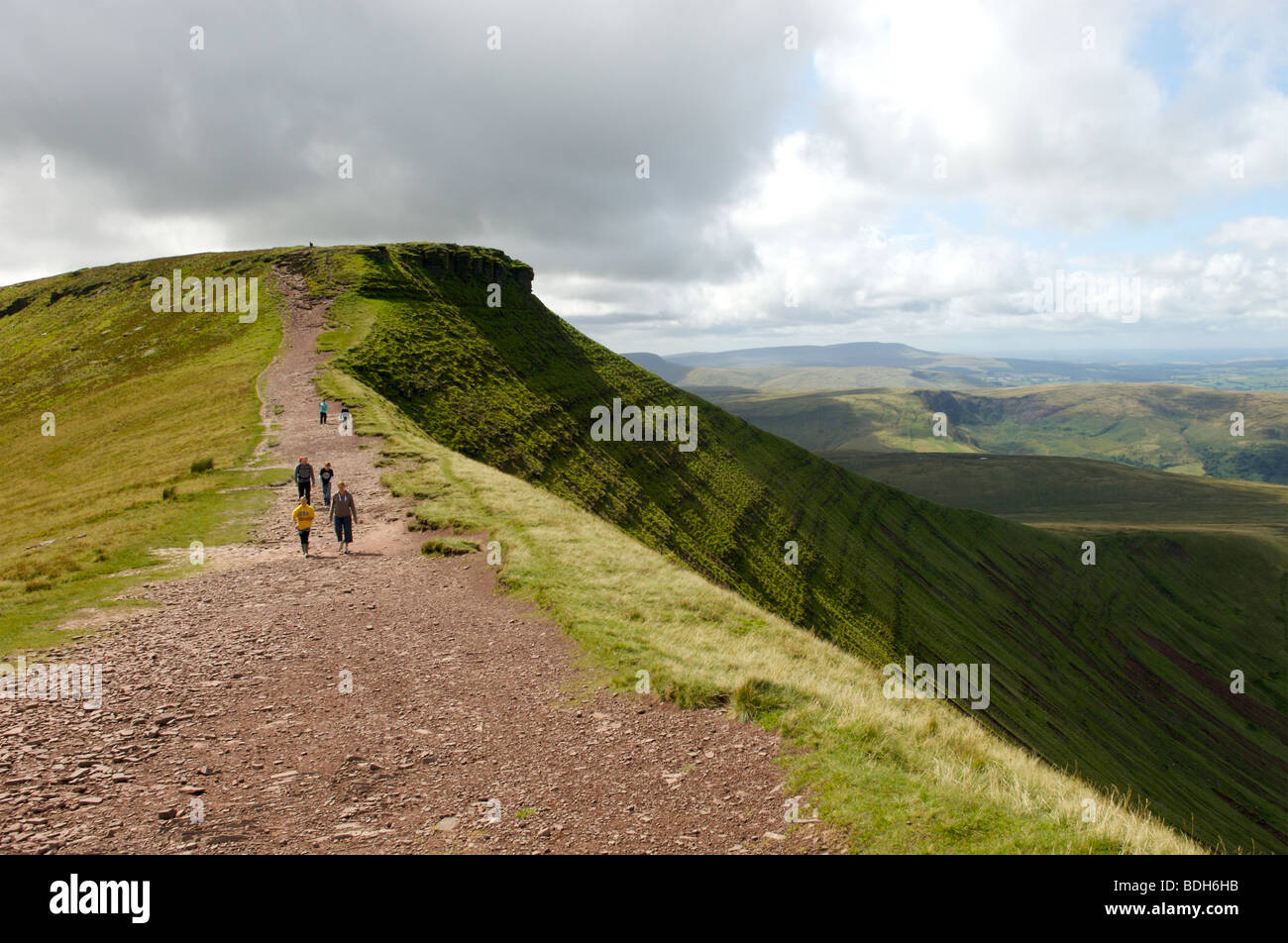 Auf dem Gipfel des Pen - Y-Fan mit Blick auf Mais Du, Brecon Beacons Stockfoto