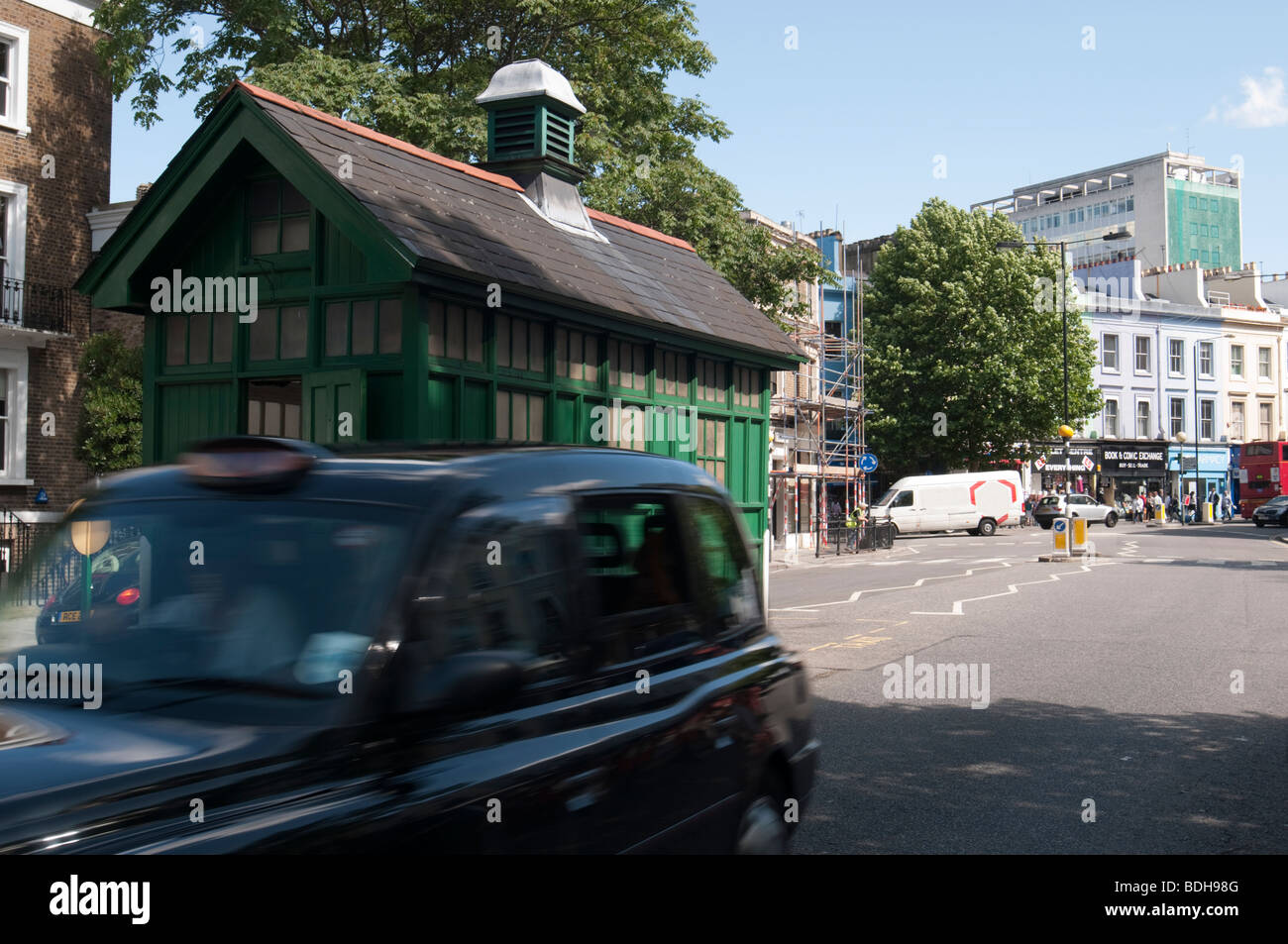 London Taxi Taxi vor Taxi Cab Café Nottinghill London UK Stockfoto