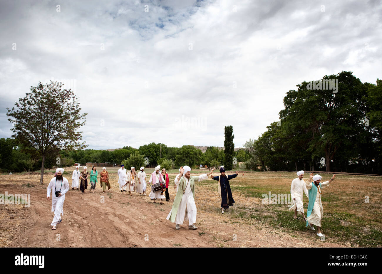 Eine Sikh Hochzeit Prozession findet in Espanola, NM statt