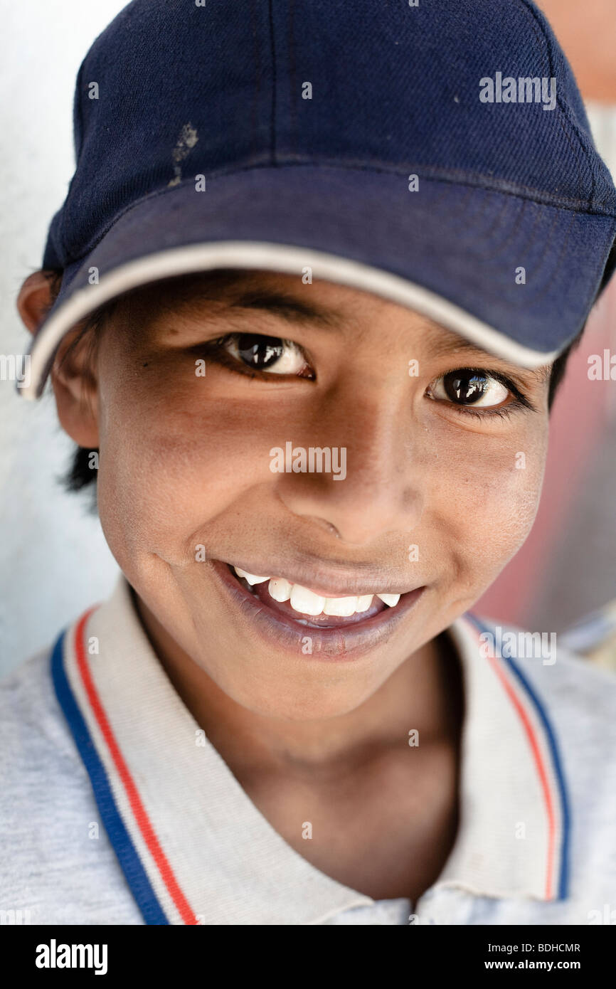 (Kopfschuss) Porträt eines jungen Tarahumara in Pahuichivo, Chiahuahua, Mexiko. Stockfoto