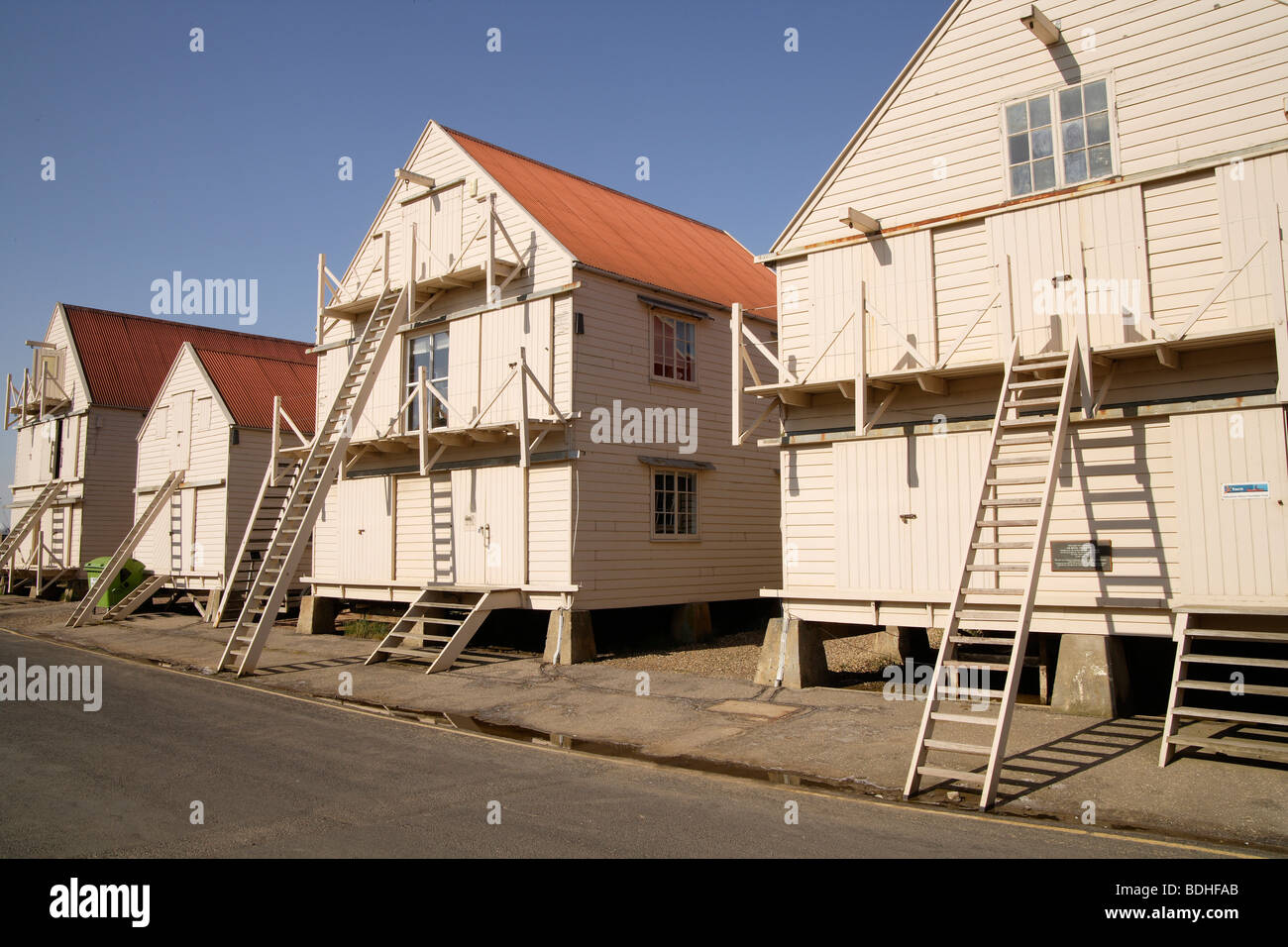 Segel Trocknung vergossen hohen Leiter Zugang Carpenptry Tischlerei Stufenfalz Holz Holz alte England Tradition traditionelle Stockfoto