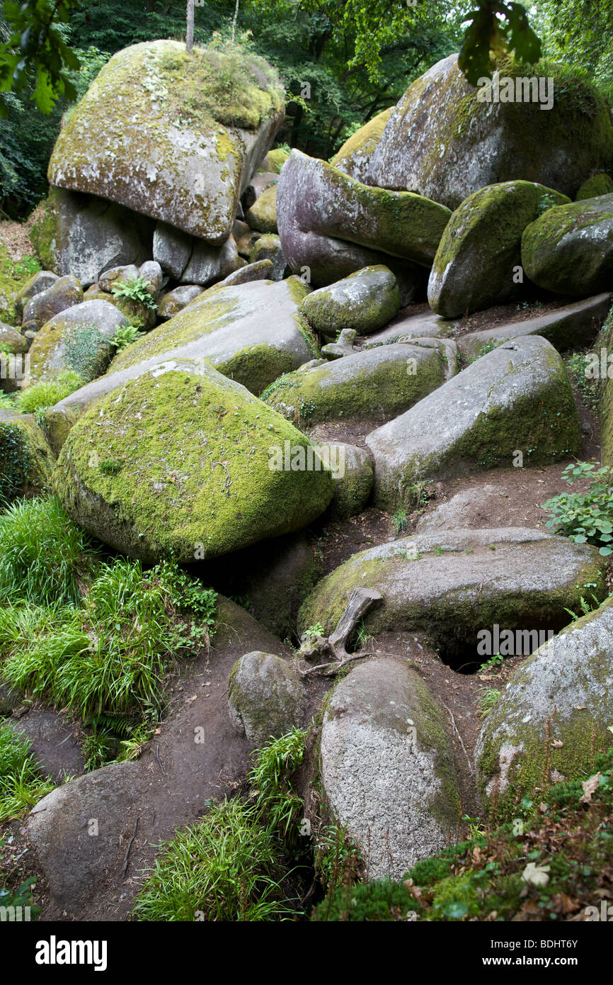 Die Felsen bei Huelgoat in Bretagne Frankreich Stockfoto