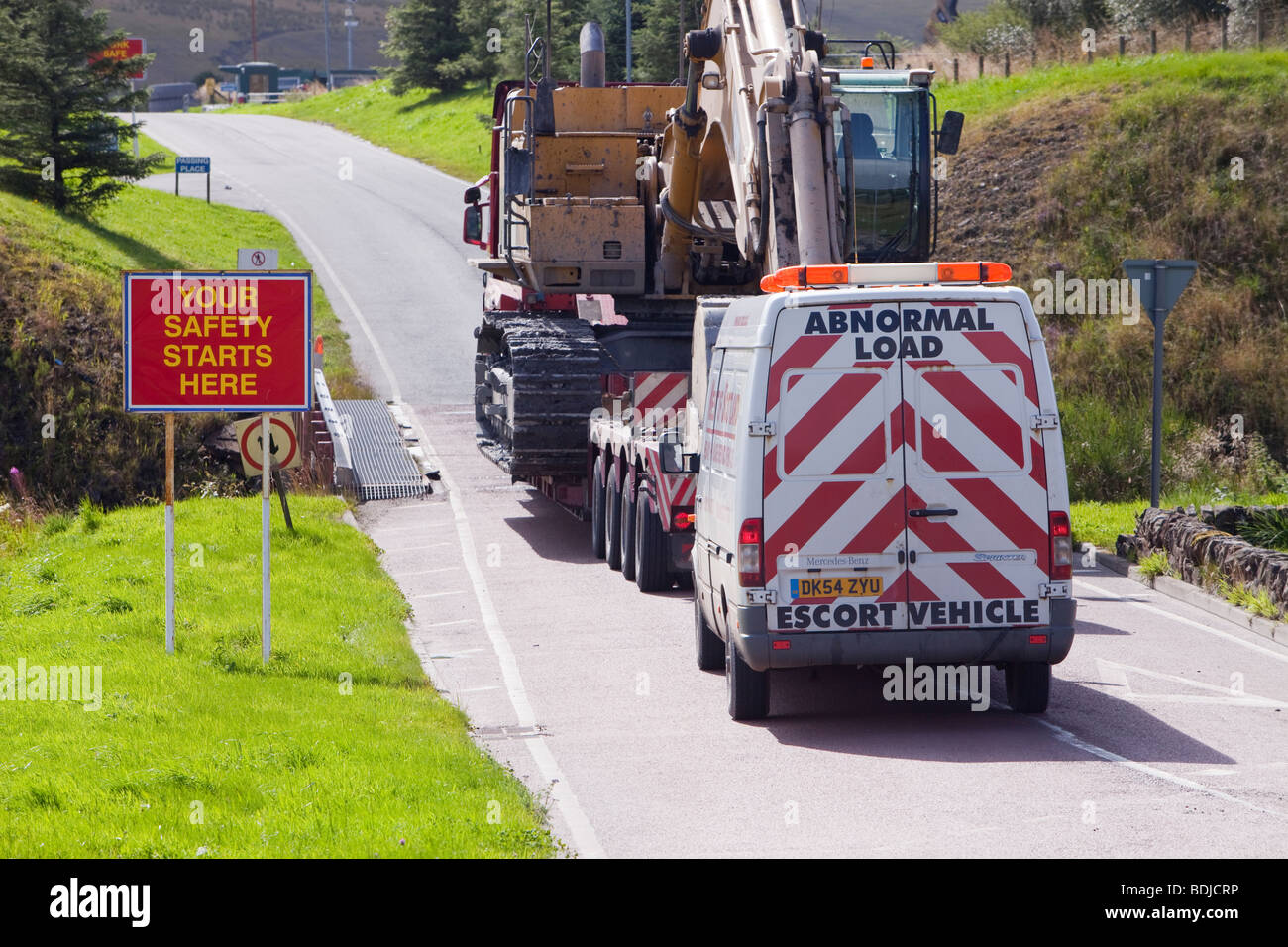 Ein großer Bagger, Ankunft in der Glen Taggart Tagebau-Kohlemine in Lanarkshire, Großbritannien. Stockfoto