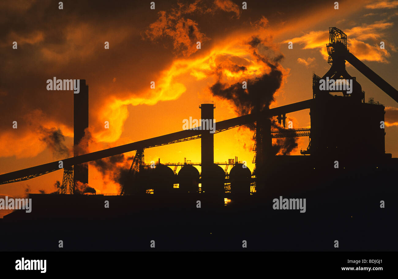 Sonnenuntergang, Teesside Stahlwerk, Fluss-T-Stücke, Redcar, North Yorkshire, England, UK, GB. Stockfoto