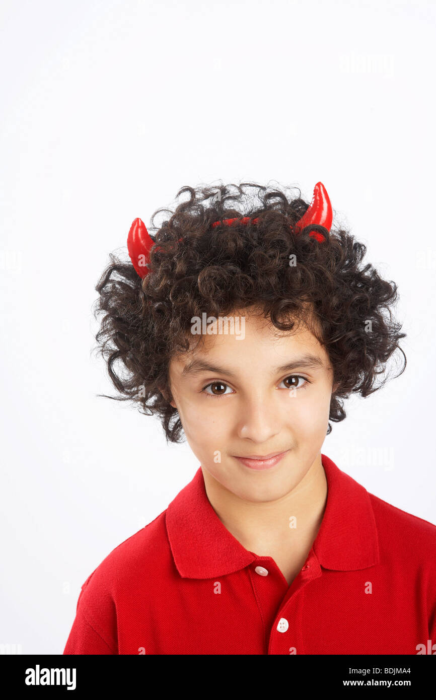 Kleiner Junge als Teufel verkleidet Stockfoto