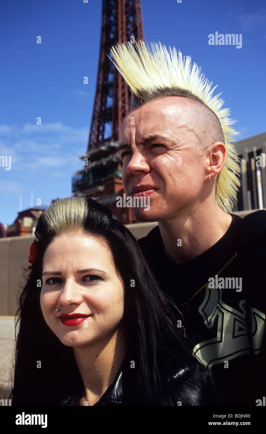 Punk-Pärchen, die Teilnahme an der jährlichen Rebellion Festival In Blackpool Stockfoto