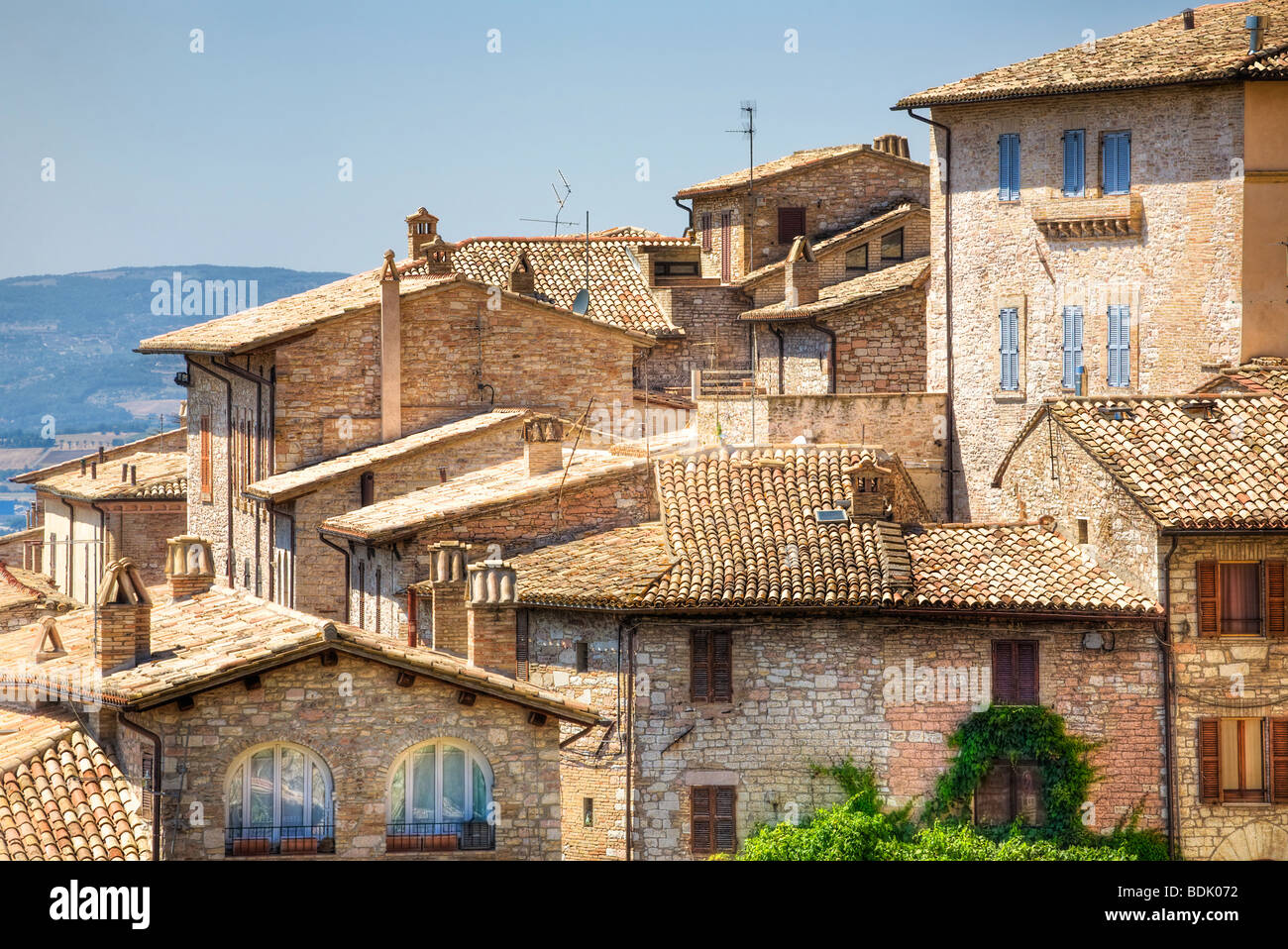 Traditionelle italienische Stadt. Blick auf die Dächer. Stockfoto
