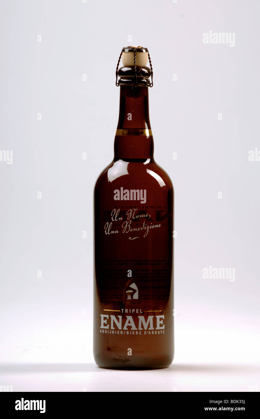 750ml Flasche Ename Tripel belgische Abtei-Bier. Stockfoto