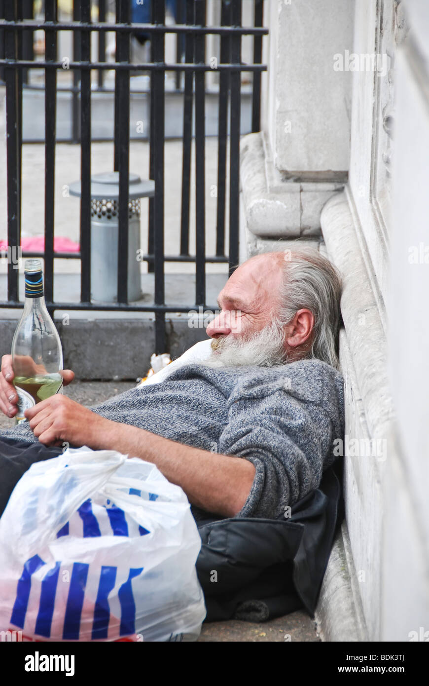Obdachloser auf der Straße Stockfoto