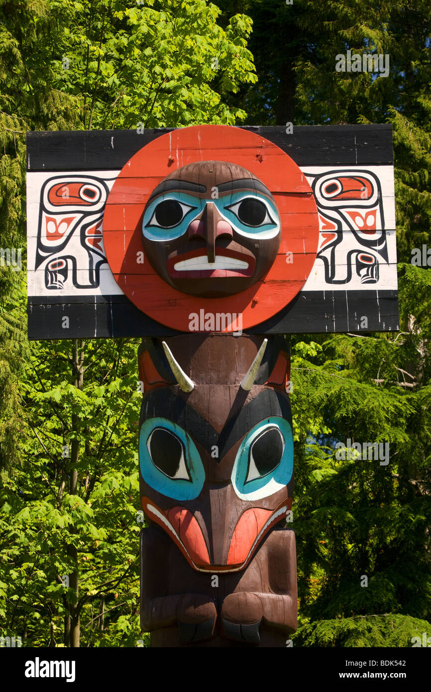 Totempfähle im Stanley Park, Vancouver, Britisch-Kolumbien, Kanada. Stockfoto