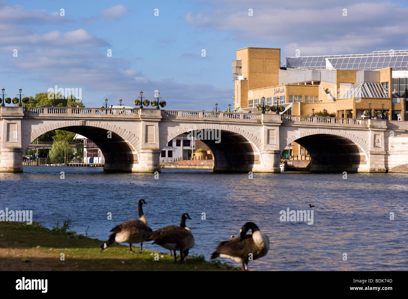 Kingston-Brücke über die Themse, Kingston upon Thames, Surrey, Vereinigtes Königreich Stockfoto