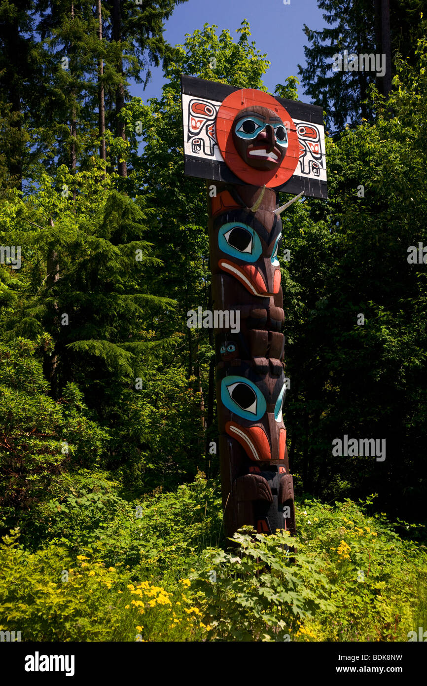 Totempfähle im Stanley Park, Vancouver, Britisch-Kolumbien, Kanada. Stockfoto